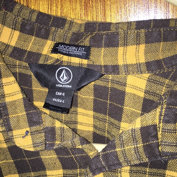 Volcom flannel - Picture 2 of 3